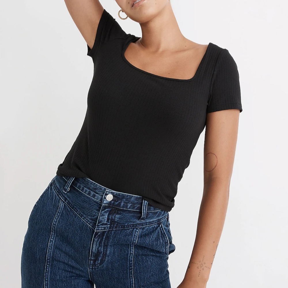 K58 Ribbed Square-Neck Crop Top - Picture 2 of 4